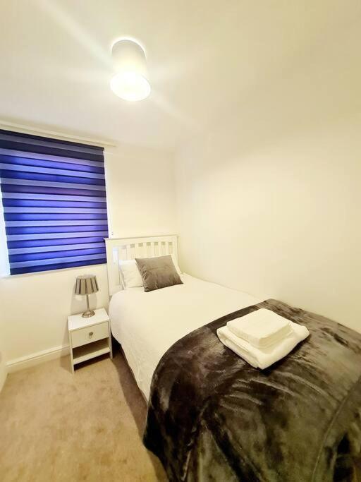 Cosy Luxurious 3 Bedroom House, Free Parking, Free Wifi, Private Garden, Free Netflix Havering Exteriér fotografie